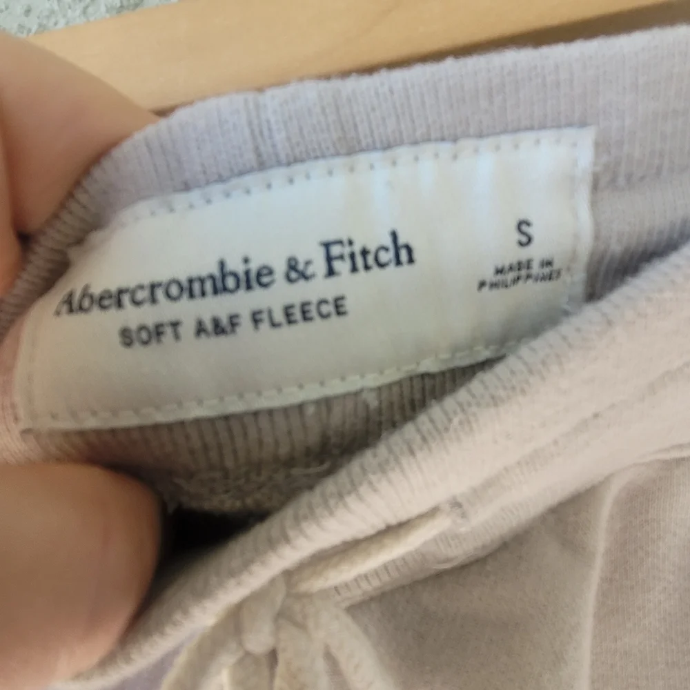 Abercrombie & Fitch Gray Soft Fleece Shorts - Picture 3 of 8